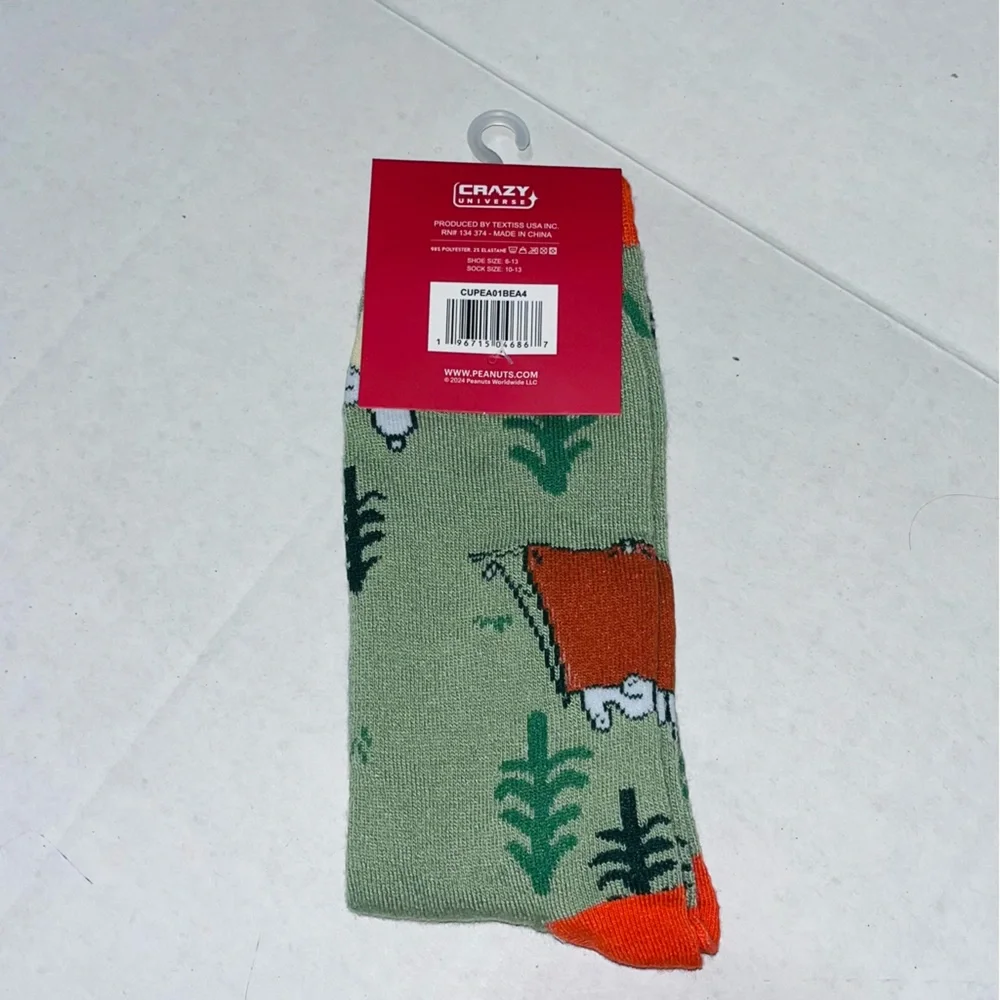 Peanuts Crew Socks, Snoopy Camping and 2 Camper Key Rings‎ New